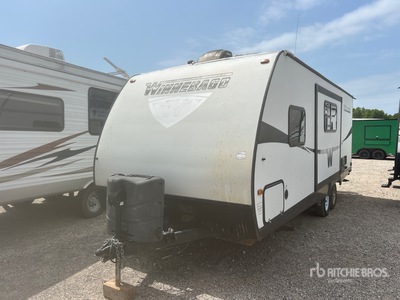 2015 Winnebago 2351DKS 23 ft T/A Travel Trailer
