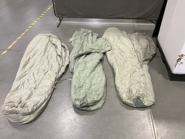 (37) Sleeping Bags