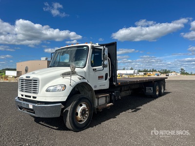 2013 Freightliner M2 106 6x4 平台トラック