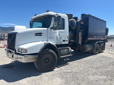 2007 Volvo VHD 6x4 を見 Cab and Chassis
