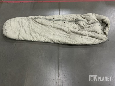 (48) Sleeping Bags
