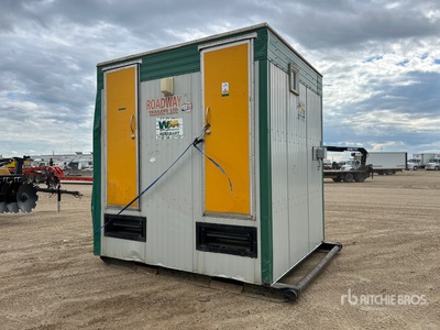 2000 Roadway Trailers Cabanacan 9 ft x 8 ft Skid-Mounted Washcar