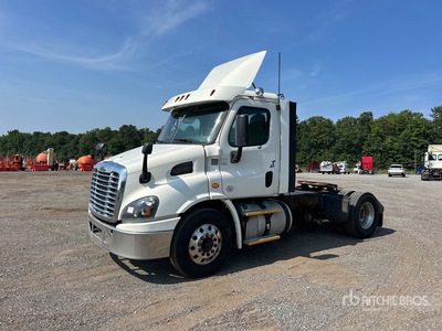 2017 Freightliner Cascadia 113 4x2 S/A Day Cab Truck Tractor