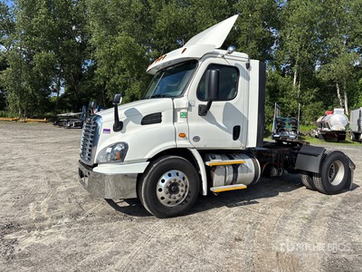2017 Freightliner Cascadia 113 4x2 S/A Day Cab Truck Tractor