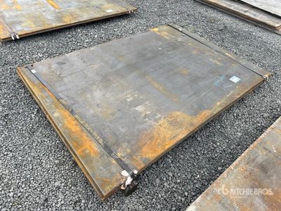Quantity of (2) 2025 Kit Containers 5 ft x 7 ft 2 in (1 in Thick) 1 In. ألواح الصلب
