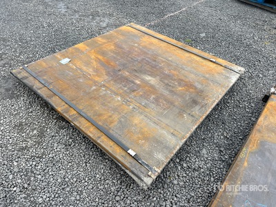 Quantity of (2) 2025 Kit Containers 5 ft 8 in x 6 ft 1 in (0.75 in Thick) 3/4 In. ألواح الصلب