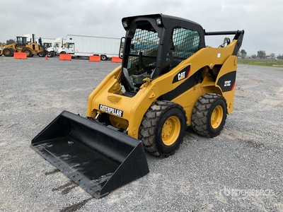 2010 Cat 272C Minicargador / Chargeuse à direction à glissement