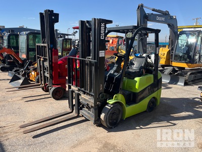 2014 Clark C25CL 4500 lb Pneumatic Tire Carretilla Elevadora