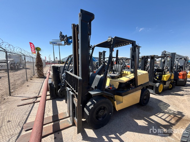 2005 Yale GDP100M 9600 lb Pneumatic Tire Forklift