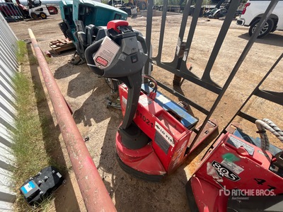 2015 Raymond 102TF45L 660 lb Electric Transpalette