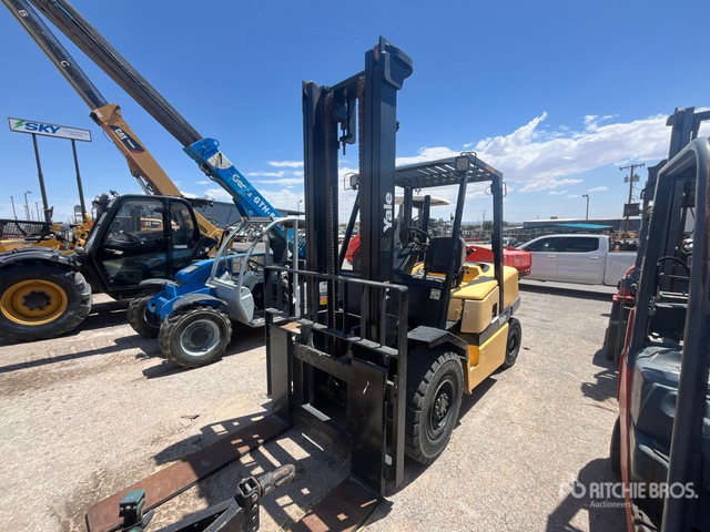 2006 Yale GDP100MJNPBV110 9500 lb Pneumatic Tire Forklift