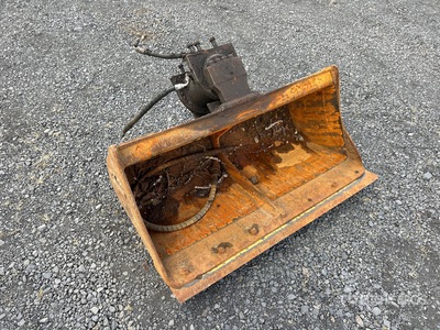 41.5 in Hydraulic Tilting Excavator Bucket