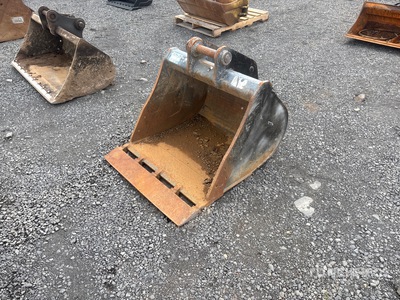 34 in Digging Excavator Bucket