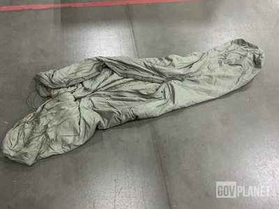 (80) Sleeping Bags