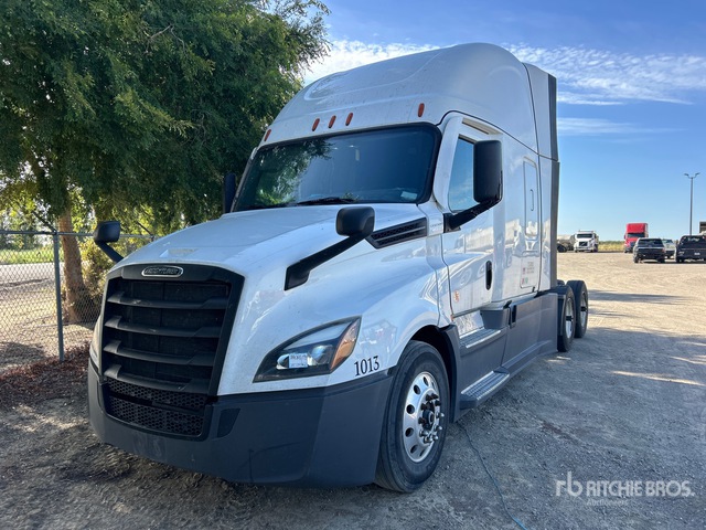 2023 Freightliner Cascadia 126 6x4 T/A Sleeper Truck Tractor