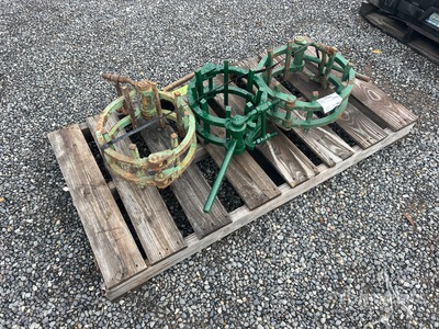 Quantity of (3) Tipton 12 in Pipe Clamps Attrezzatura varia per condutture