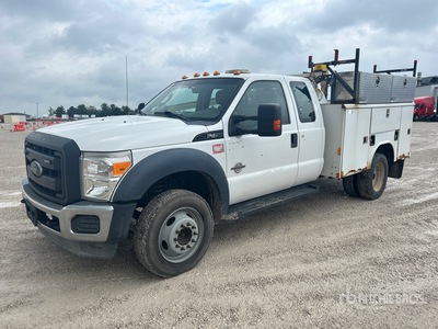 2012 Ford F-450 XL 4x2 Extended Cab Utility Truck