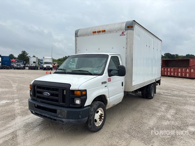 2011 Ford E-450 4x2 Furgoneta caja cerrada