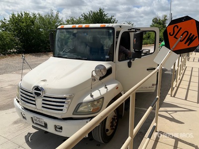 2010 Hino 268 Camión Caja Abierta
