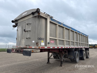 2004 Stargate 34 ft Tri/A Aluminum Remolque banera