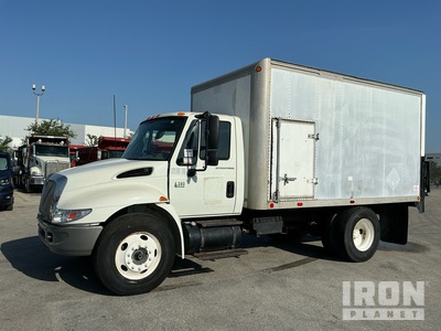 2003 International 4300 4x2 Kastenwägen