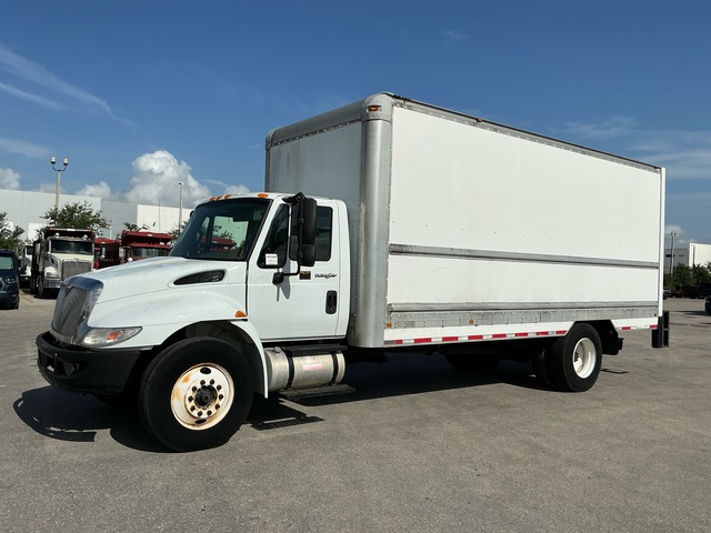 2013 International 4300 4x2 Van Truck