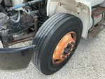 Sous-caisse with Pneu de gauche