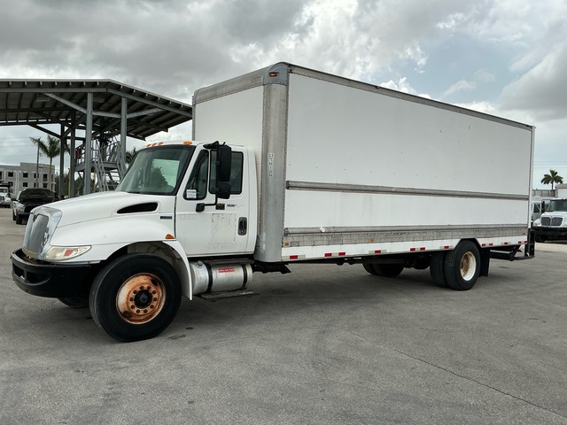2013 International 4300 4x2 Van Truck