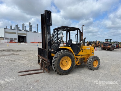 2004 JCB 930-4 6000 lb 4x4 を見 Rough Terrain Forklift