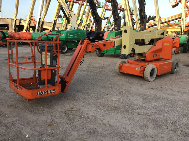 2010 JLG E400AJPN Electric Articulating Boom Lift