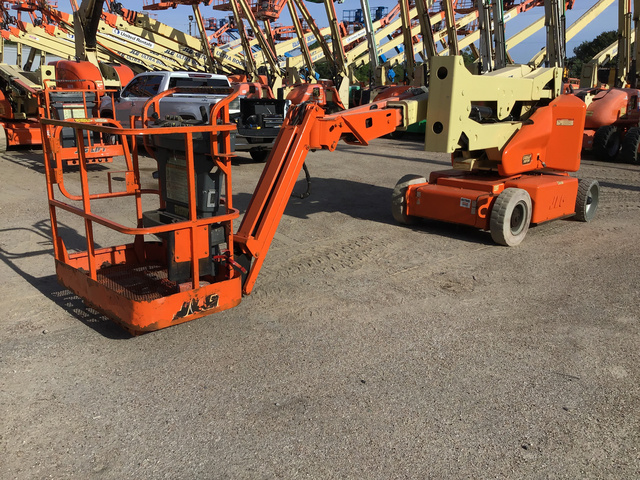 2010 JLG E400AJPN Electric Articulating Boom Lift