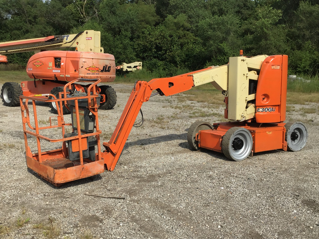 2007 JLG E300AJ Electric Articulating Boom Lift