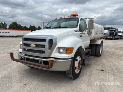 2007 Ford F-650 2000 gal 4x2 Water Truck