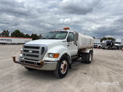 2007 Ford F-650 2000 gal 4x2 Water Truck