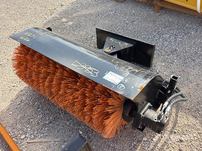 2026 GIYI GY-QSJ 39 in Mini Skid Steer Broom (Unused)