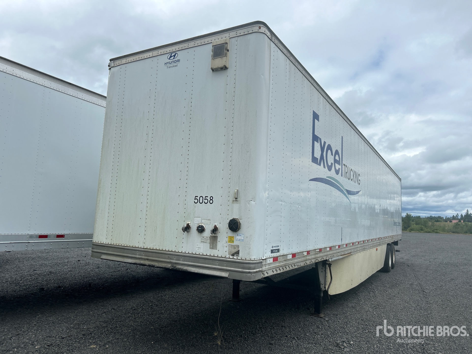 2016 Hyundai 53 ft x 102 in Sliding T/A Van Trailer