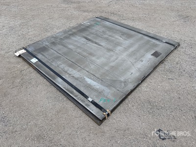 Quantity of (2) 2025 Kit Containers Steel 72 in x 78 in 3/4 in. Placche in metallo