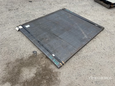 Quantity of (2) 2025 Kit Containers Steel 60 in x 70 in 1in. Placche in metallo