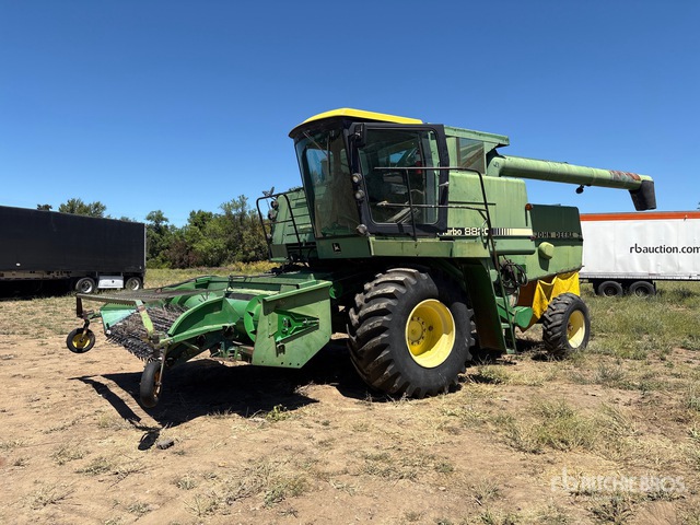 1984 John Deere 8820 Combine Harvester