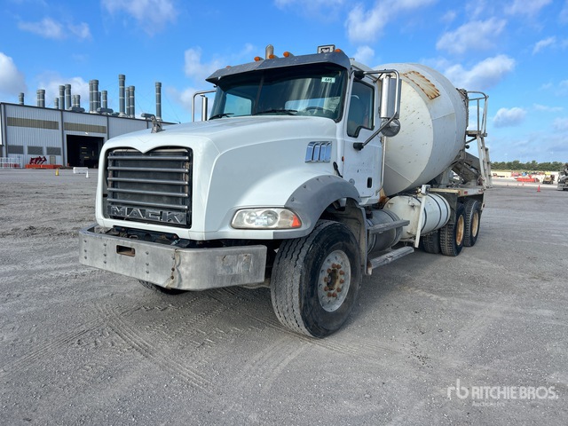 2013 Mack GU813 6x4 Mixer Truck