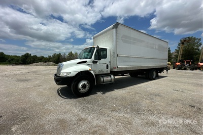 2020 International MV607 4x2 Furgonetka