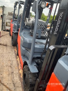 2015 Toyota 8FGU15 2500 lb Montacargas