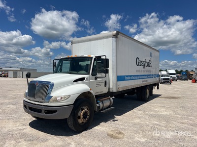 2016 International 4300 4x2 Furgonetka
