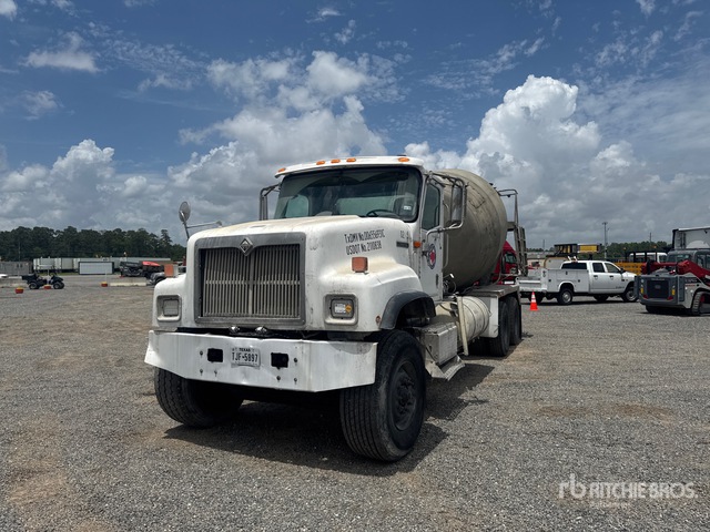 2003 International 5500I Mixer Truck