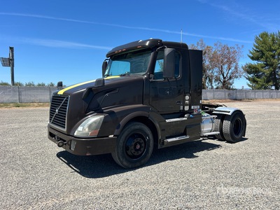 2014 Volvo VNL 4x2 Cabeza Tractora Cabina Corta