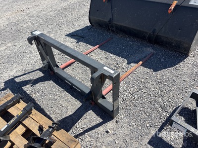 CNH 42 in Euro Forged Single-Prong Bale Spear