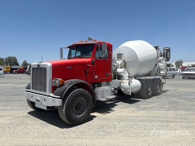 2015 Peterbilt 365 8x4 شاحنة خلاط