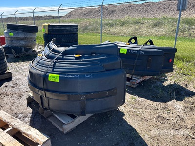 Quantity of Fenders - Fits Cat 160M