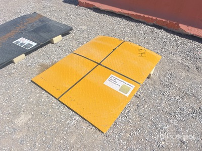 Quantity of (20) 3 ft x 4 ft Yellow Steel Diamond Plate Divers - Matériaux de construction