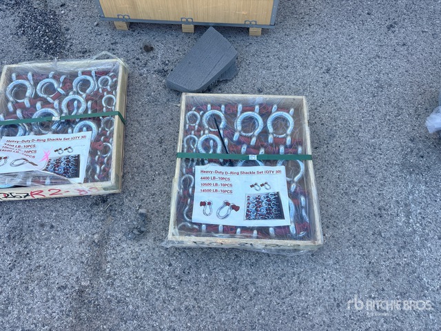 Quantity of (30) Heavy-Duty D-Ring Shackle (Unused)